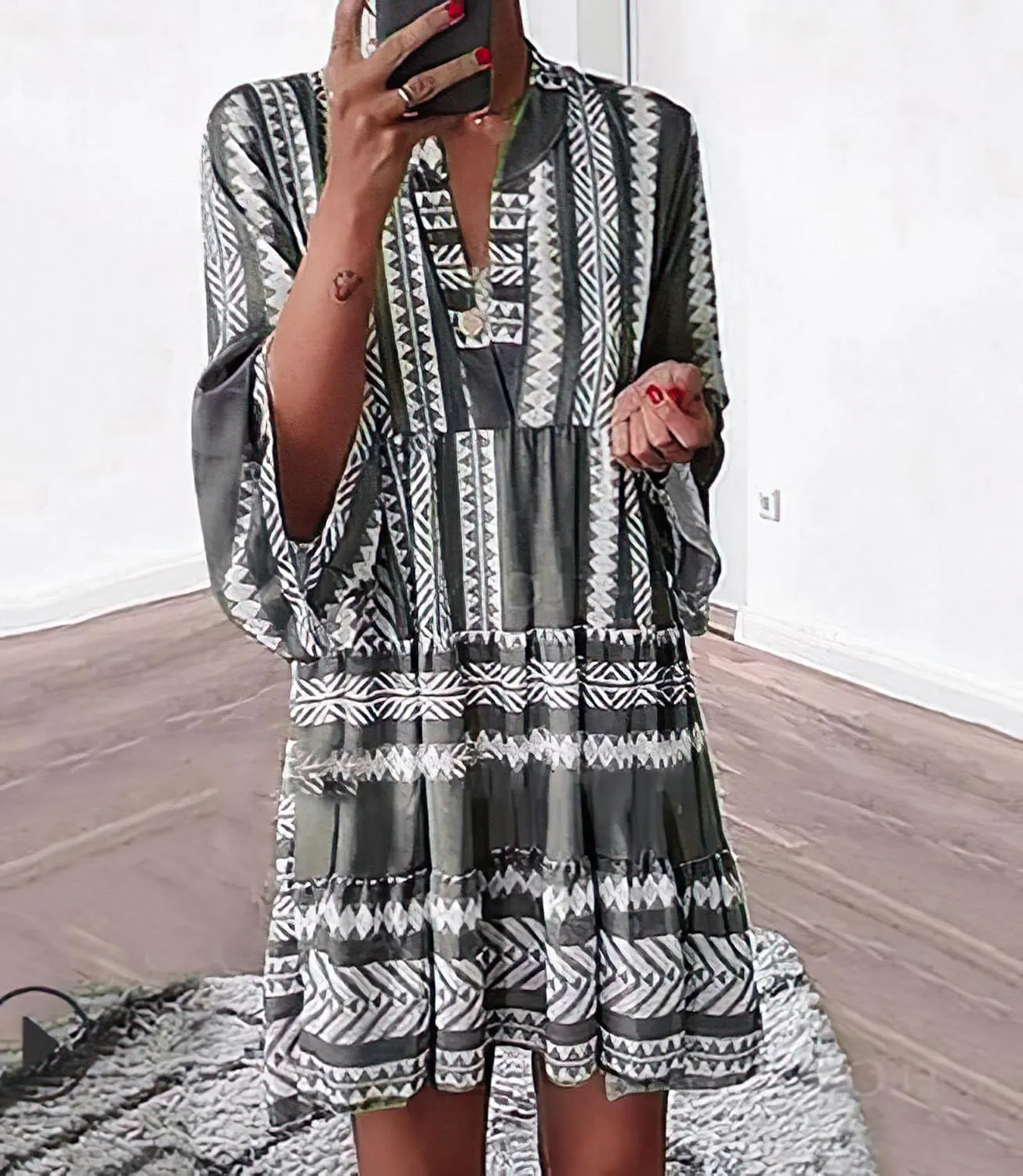 TIAFORD Women's V Neck Bell Sleeve Boho Dresses Casual Summer Floral Print Shift Tunic Dresses for Women