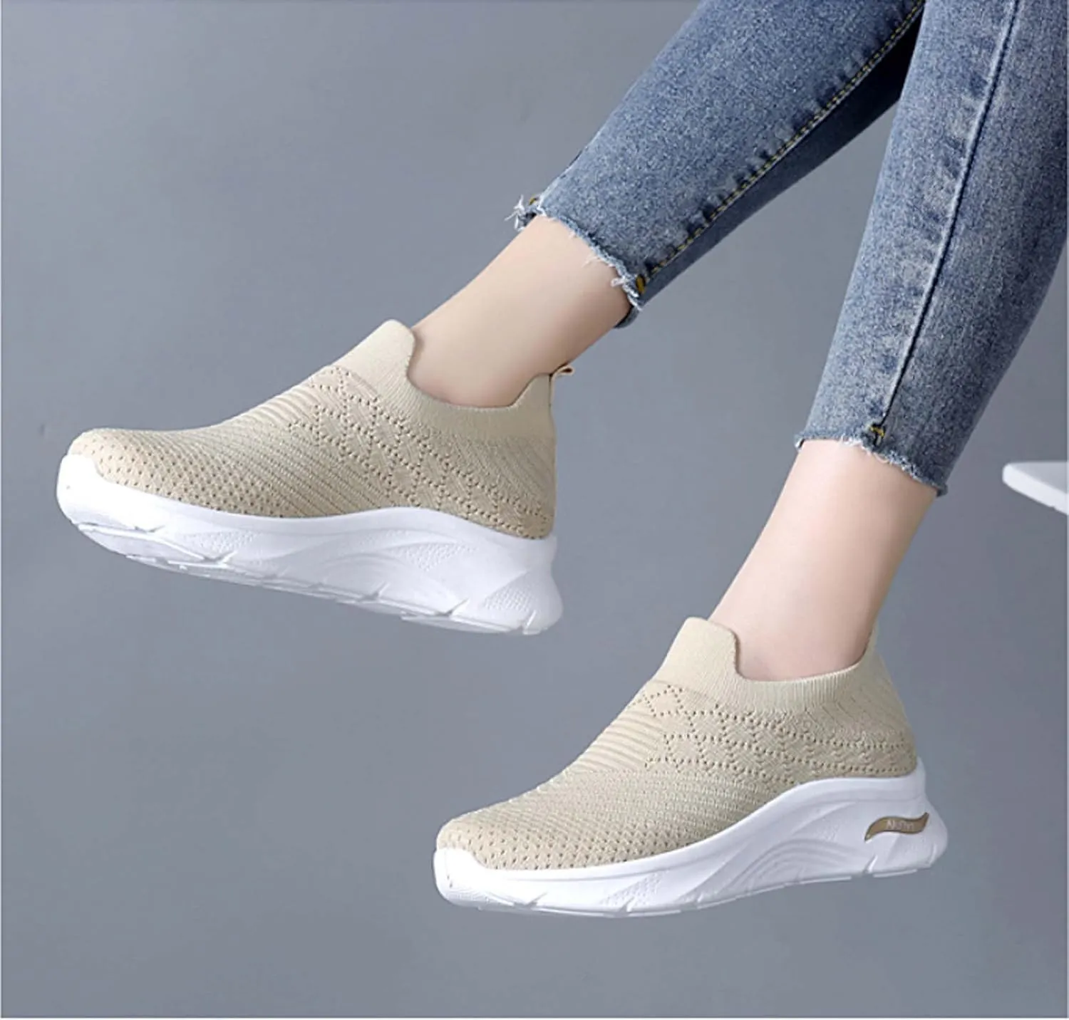 Women's Sports Shoes Breathable Soft Sole Non-Slip Wear-Resistant Running Slip on Tennis Lightweight Walking Sneakers