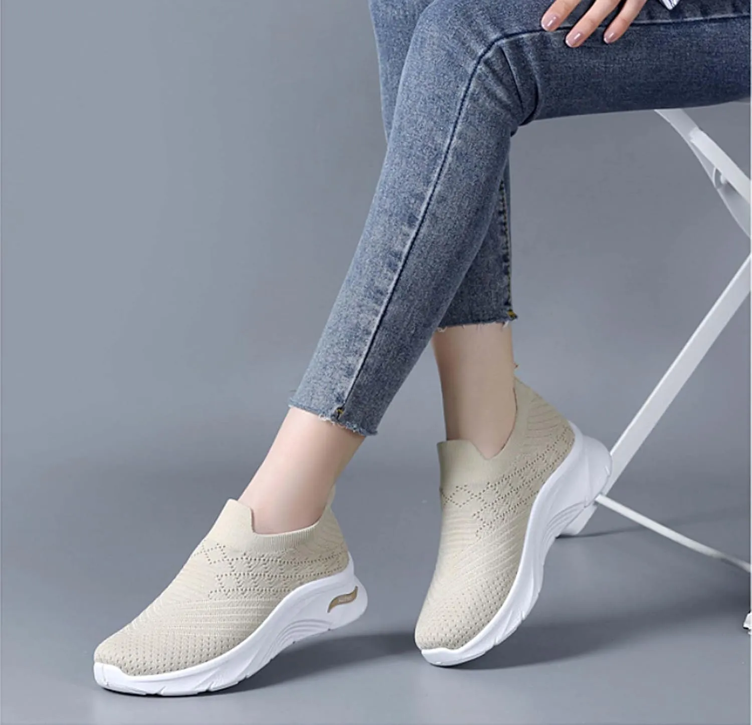 Women's Sports Shoes Breathable Soft Sole Non-Slip Wear-Resistant Running Slip on Tennis Lightweight Walking Sneakers